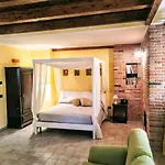 Bed & Breakfast Borgo Luna 4*
