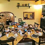 Borgo Luna Bed & Breakfast 4*