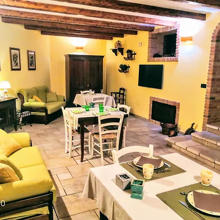Borgo Luna Appartamenti E Alloggi Adults Only 4* מנדוריה