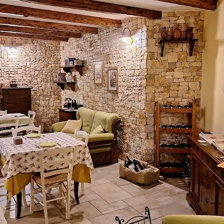 Bed & Breakfast Borgo Luna 4*