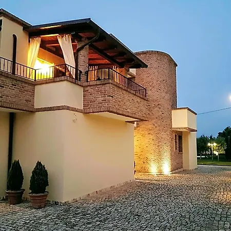 Borgo Luna B&B 마두리아
