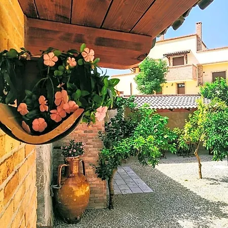 Borgo Luna 住宿加早餐酒店 4*