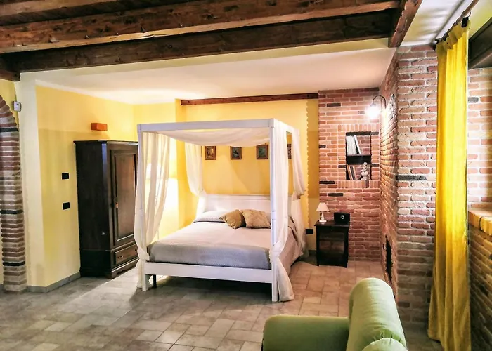 לינה וארוחת בוקר Borgo Luna 4*
