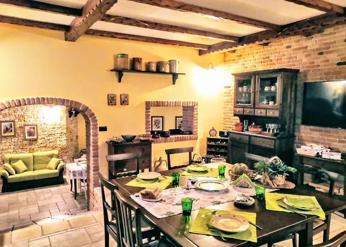 לינה וארוחת בוקר Borgo Luna 4*
