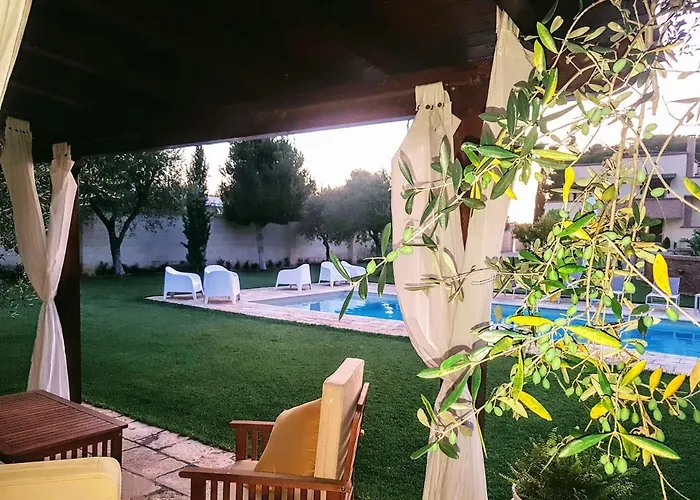 לינה וארוחת בוקר Borgo Luna מנדוריה