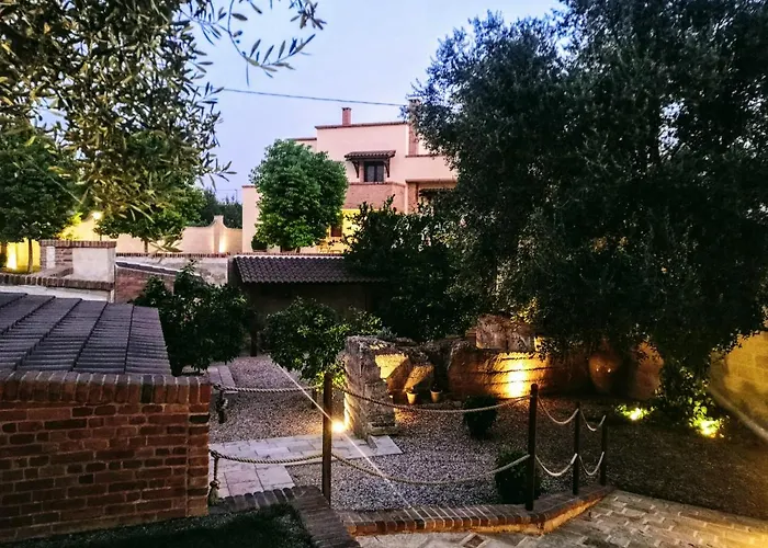 Borgo Luna לינה וארוחת בוקר 4*
