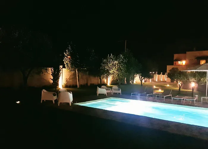 לינה וארוחת בוקר Borgo Luna מנדוריה