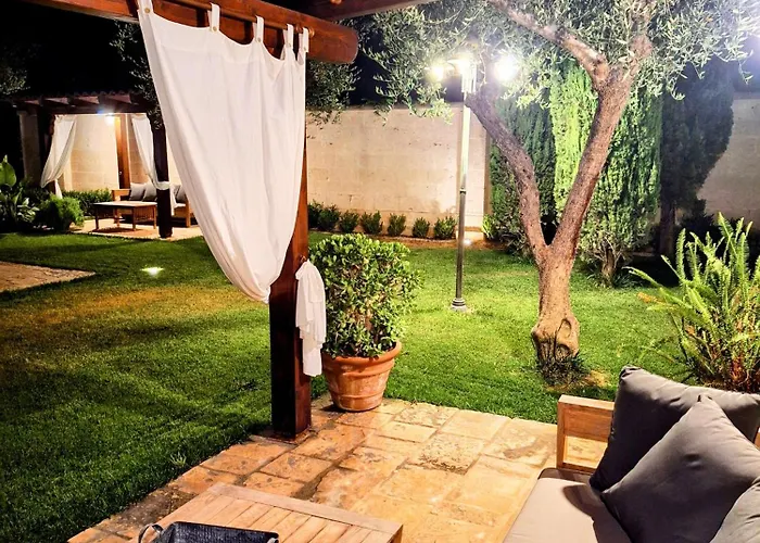 לינה וארוחת בוקר Borgo Luna 4*