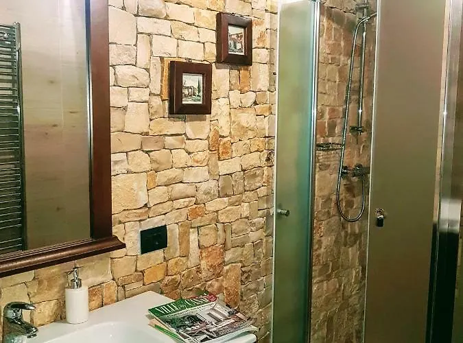 לינה וארוחת בוקר Borgo Luna מנדוריה